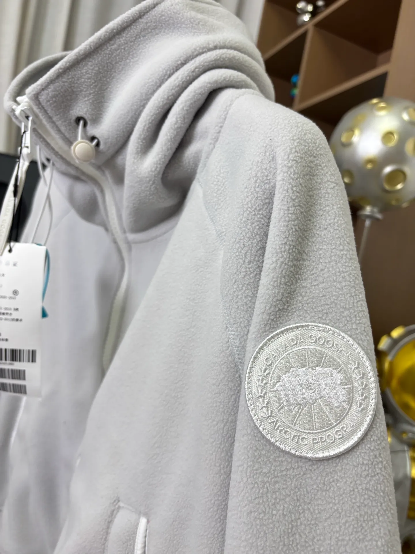 P610 Style number: DC212# [Canada Goose] Canada Goose wool fleece bomber jacket hooded jacket. Classic Chilliwa wool fleece pilot official website 1:1:1 customized model. Canada goose Chilliwa Fce Bomber HUMANATURE, limited white label wool fleece, light gray and white label, really high-end✌️soft and comfortable, not heavy. Buyers who like it should hurry up😈 Color: black gray white Size: S-XL [Picture 9️⃣Size chart]
